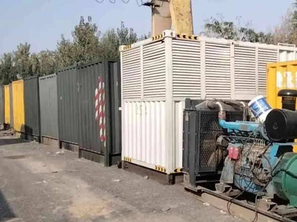 江阴200KW柴油发电机机组每小时油耗是多少？